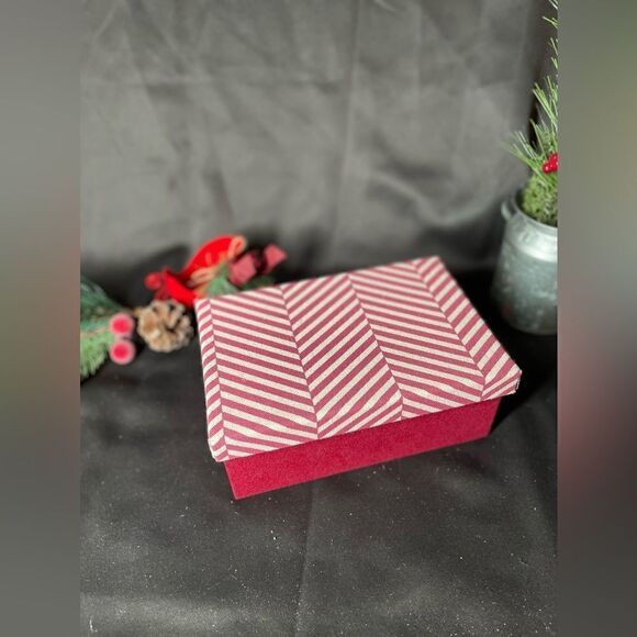 🎄❤️🎄 Christmas Nesting Fabric Gift Boxes Velvet Red Coordinating Chevron Li… - Picture 7 of 9